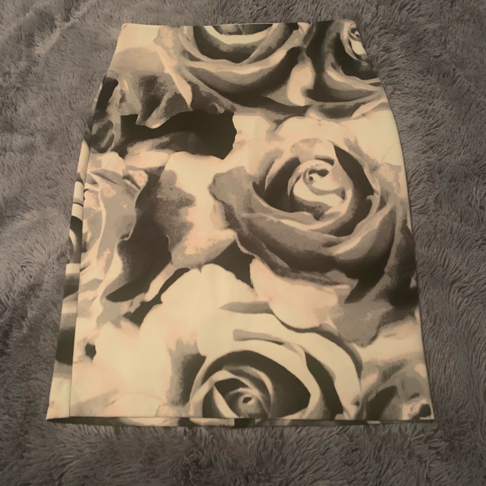 MIDI Pencil Skirt